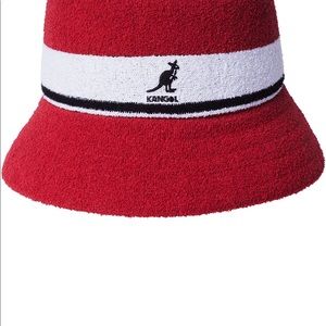 Meet your Posher, Davis